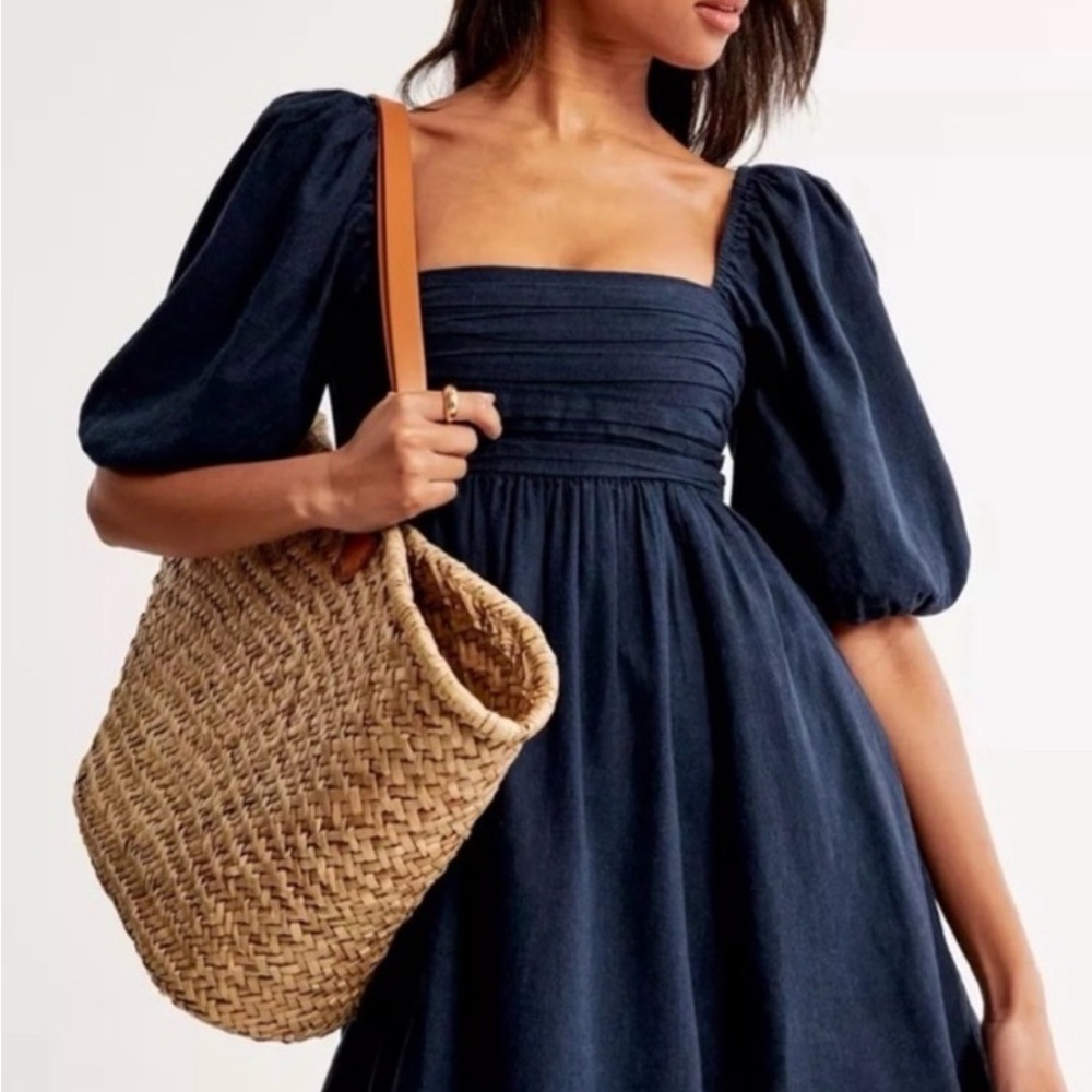 Abercrombie & Fitch Square Neck Puff Sleeve Midi Dress in Navy